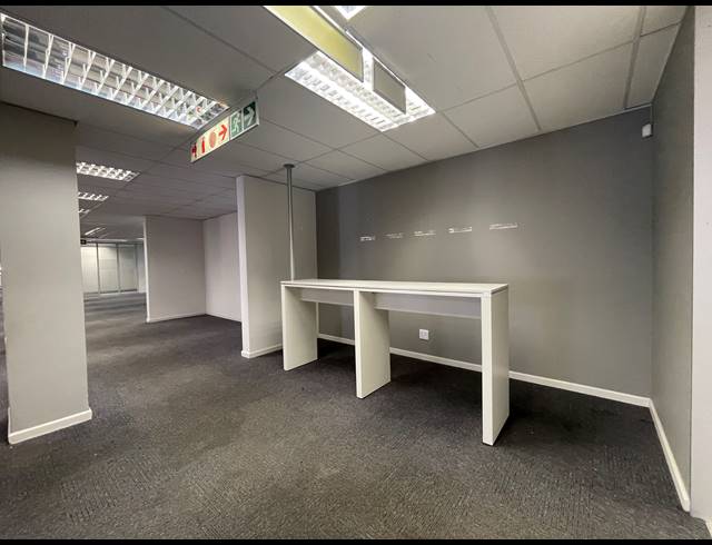 1,502M² OFFICE TO LET IN SANDTON CENTRAL